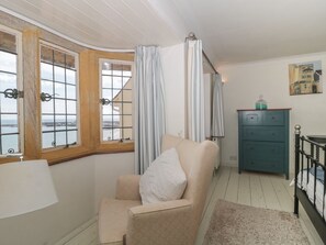 Interior - Sundial House is in Lyme Regis (Lyme Regis)