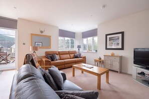 Living area - Gairn Apartment, Ballater (Ballater)