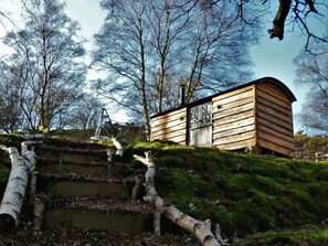 Exterior - The Hideaway Shepherd's Hut, Thornton-Le-Dale (Scarborough)