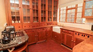 Dishwasher, high chair