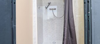 Llannerch Glamping Pod 5, St Asaph