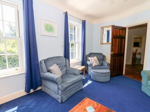 Living area - Ty Caredig, Pontardawe (Swansea)