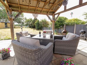 Outdoor dining - Pentre Country Studio, Chirk (Chirk)