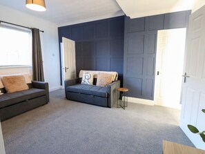 Living area - 16 Salvin Terrace, Fishburn (Stockton-on-Tees)