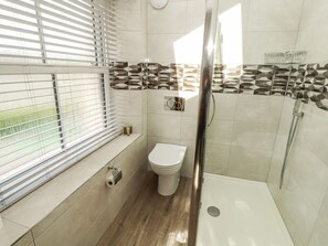 Shower - Lakes View Apartment 2 Retreat (Carnforth)