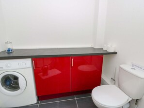 Shower - The Old Sunday School, Sennybridge (Brecon)