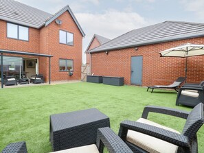 Terrace/patio - Manor Park View, Norwich (Norwich)
