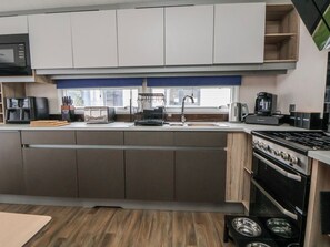 Dishwasher, high chair - Chappies 2.0, Rhyl - Cozy Stay (Rhyl)