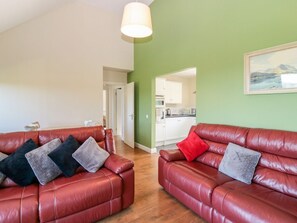 Living area - Sunset Cottage, Craignure, Isle Of Mull (Isle of Mull)