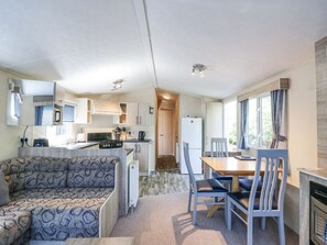 Interior - White Hart Caravan, Battle (Battle)
