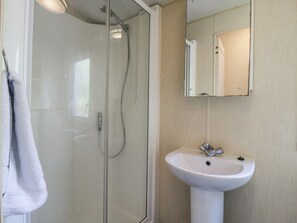 Shower - White Hart Caravan, Battle (Battle)