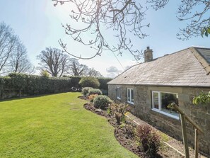 Property grounds - Whinney Moor, Alnwick (Alnwick)