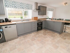 Dishwasher, high chair - Whinney Moor, Alnwick (Alnwick)