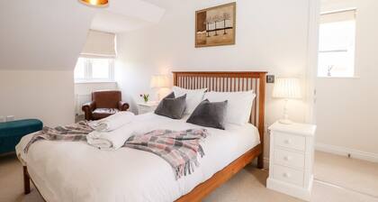 24 Baldwin Close, Hartley Wintney