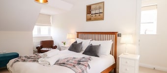 24 Baldwin Close, Hartley Wintney