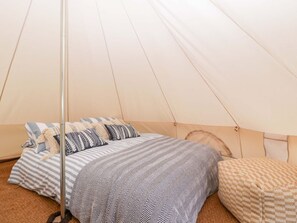 Room - Charming Bell 2 Property in Minety (Cirencester)