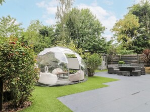 Outdoor dining - Rockcliffe Grange, Mansfield (Mansfield)