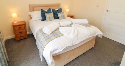 James Ville Marina Lodge 7, Brigg