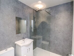 Shower - Glenholme Apartment 3, Redcar (Redcar)
