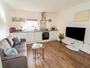 Living area - Four at 11 Thorpe Road, Peterborough (Peterborough)