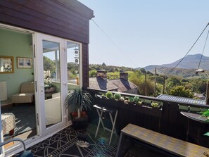Terrace/patio - Hendre, in Blaenau Ffestiniog. (Blaenau Ffestiniog)