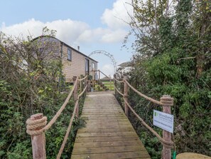 Property grounds - Wiltshire Weavers Hut, Christian Malford (Chippenham)