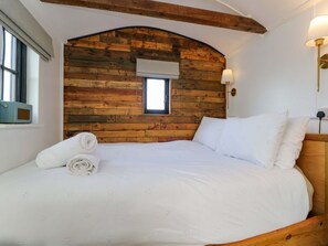 WiFi - Wiltshire Weavers Hut, Christian Malford (Chippenham)