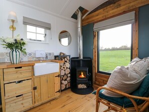 Interior - Wiltshire Weavers Hut, Christian Malford (Chippenham)