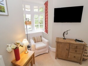 Living area - Raglan Lodge, Monmouth (Monmouth)