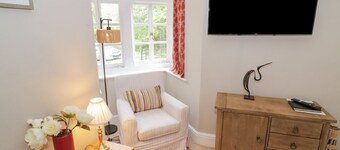 Raglan Lodge, Monmouth