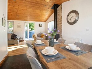 Dining - Florida Keys Holiday Park Retreat (York)