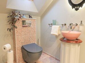Shower - Golden Valley View, Stroud (Stroud)