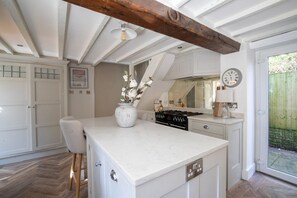 Private kitchen - Rainbow Cottage, Ormskirk (Ormskirk)