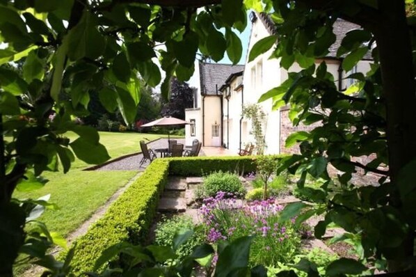 Terrace/patio - Glenfarg House, Glenfarg (Glenfarg)
