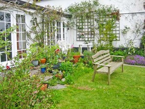 Terrace/patio - Coles Cottage: Family Retreat in Holsworthy (Holsworthy)