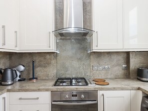 Dishwasher - Kinbrae Apartment, Torquay (Torquay)