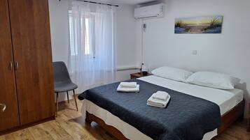 Family House, Multiple Bedrooms (Holiday Home Hidden Hill Lopar) | 3 bedrooms, iron/ironing board, free WiFi, bed sheets