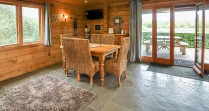 Aspen Retreat in Dolton, Devon