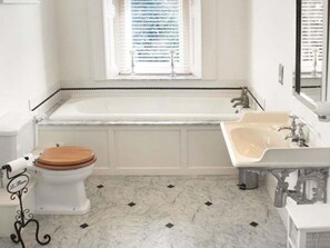 Shower - The Hall, Belford. 10bedrooms. (Belford)
