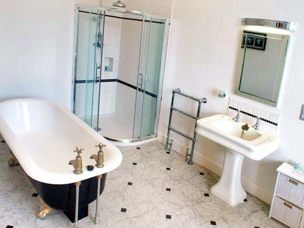 Shower - The Hall, Belford. 10bedrooms. (Belford)