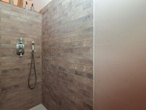 Shower - The Cow Shed, Newent (Ross-on-Wye)