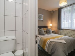 Shower - Flat 2, Big Tree Holiday Flats, Paignton (Paignton)