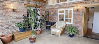 Holme Farm, Ruskington
