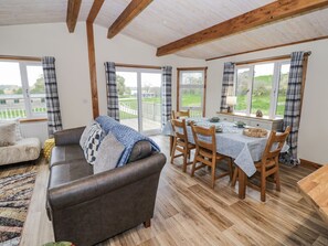 Living area - Willow Lodge, Abbots Bromley (Rugeley)