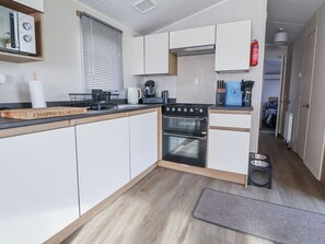 Private kitchen - Chappie's Caravan, Rhyl (Rhyl)