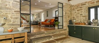 The Ivy Barn Govilon Sir Fynwy