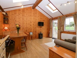 Living area - The Log Cabin, Gloucester (Gloucester)