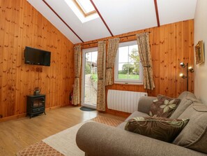 Living area - The Log Cabin, Gloucester (Gloucester)