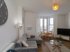 Living area - Glenholme Apartment 1, Redcar (Redcar)