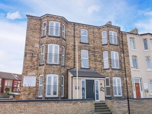 Exterior - Glenholme Apartment 1, Redcar (Redcar)